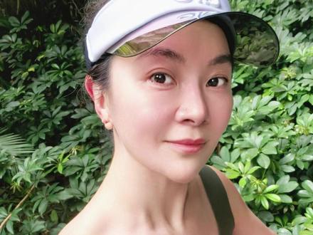 小辣椒小区变速跑,实测华为 Runner 2 #女企业家 #华为新品发布会 #华为WatchGT #Runner2