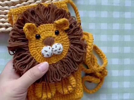 小狮子手机包教程三,狮子🦁部分#钩针编织 @DOU+小助手