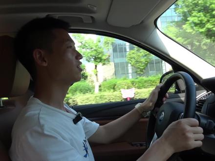 豪华纯电动车-宝马ix3,官降7万后,依旧难敌Model Y!