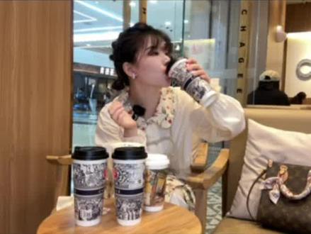 鲜奶茶才是奶茶届的清纯白月光,茶香配奶香,测测哪家最好喝!?#霸王茶姬西安 #西安奶茶测评 #奶茶测评 #奶茶一杯快乐加倍 #520心动美食