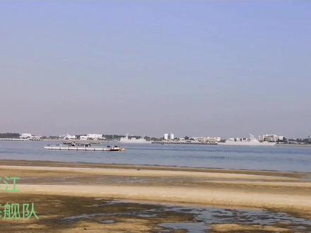 乘船远跳南海舰队,有幸目睹了174舰和舰队停泊场景,蔚为壮观。为祖国加油!#我的旅行日记