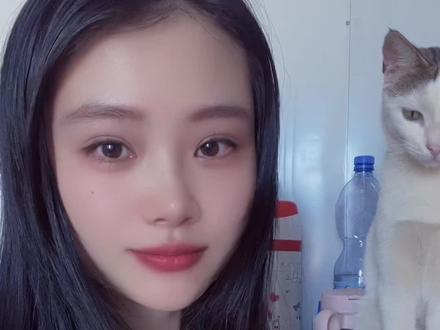 #非洲生活 #现场实拍 #非洲 说一个搞笑的点:在国内都喜欢在加油站找厕所,没想到在非洲的加油站也是可以蹭的!😃