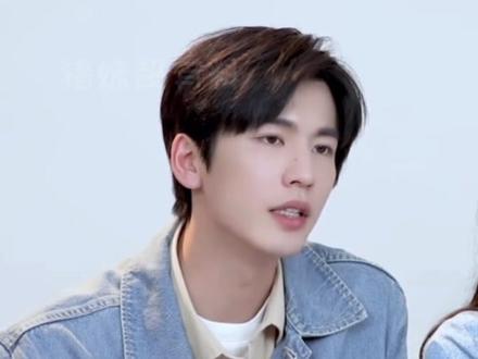 张凌赫:没人喜欢蠢的吧,谢征:我我我#逐玉 #张凌赫 #田曦薇 #搞笑