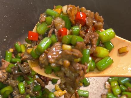 低卡蒜苔炒牛肉 食材热量和克数放在视频最后啦,减脂期也能吃的超香家常菜#河南蒜薹 #生活化减脂 #干净饮食 #减脂餐