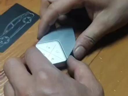 深蓝更换遥控器电池流程。