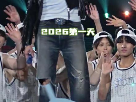 至今不知道陶喆是由什么构成 #陶喆 #檀健次 #湖南卫视跨年晚会 #跨年晚会