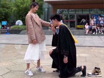 #vlog日常 #情侣 A锥重要还是我重要!!!@抖音小助手