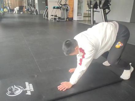 立卧撑——经典全身性练习