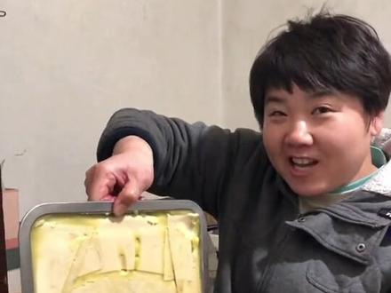 猪头肉焖子来了啊!过年想做的赶紧整吧!嘎嘎香 !#分享家乡美食 #猪头焖子 #王双顶的东北农家菜 #香迷糊了 #真实生活分享计划