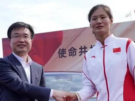 红旗轿车+现金奖励!奥运冠军吕扬获漯河市委市政府授奖。3年后巴黎见,河南姑娘加油!
