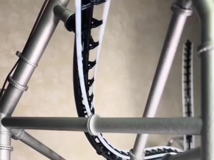 不是骨灰级过山车迷干不了这个。不光跑起来销魂,制作全部轨道框架更是销魂的一P#3d #玩转3d打印 #模型 #diy #过山车