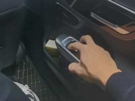 奔驰新C后窗升降按键失灵怎么办?#奔驰c260l #创作灵感 #奔驰