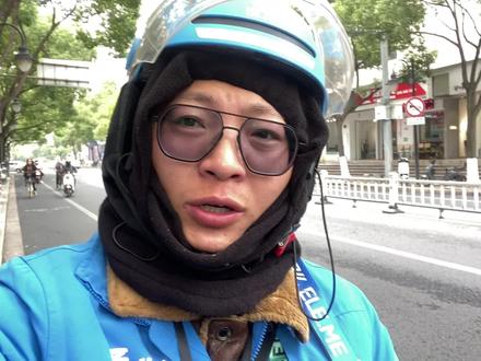 偶遇跑单大神战车 开这车远单带6个不怕超时 这外观 这操控 牛皮 #外卖小哥 #饿了么 #同城核心 #电瓶车