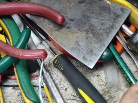 江淮ABS无通讯故障排除1