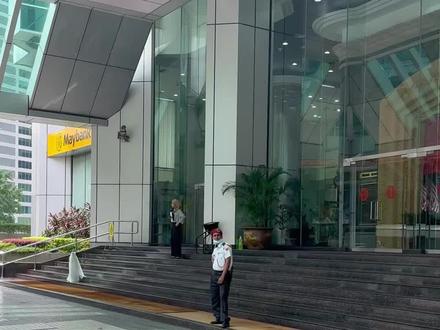 带客户开户,银行怎么选?
每一位到马来西亚生活的朋友都要去银行办理开户业务,但在面临语言不通,资料准备不全等问题时,又常常困扰大家,这次我们为私人管家客户提前预约办理业务,陪同去办理,办理过程很丝滑的,一起来看看吧!
#马来西亚银行开户 #马来西亚生活 #第二家园计划 #第二家园马来西亚 #吉隆坡房产投资