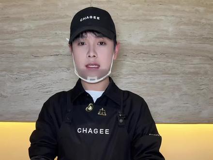 霸王茶姬彩蛋饮品!漂亮且好喝! 只有十家店才有,点左下角看附近有的门店!#霸王茶姬琥珀雪莓酪#霸王茶姬四川#霸王茶姬彩蛋饮品#万象城 #饮品