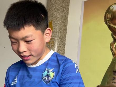 调查:关于#中国足球小将 昨天训练赛“绝望嘶吼”的始末。