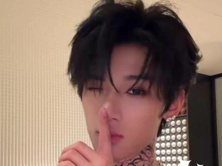 张峻豪想要的世界已达成,照这样下去明年新音台上全是纪律委员了!#张峻豪 #余宇涵 #张桂源 #黄朔 #新音