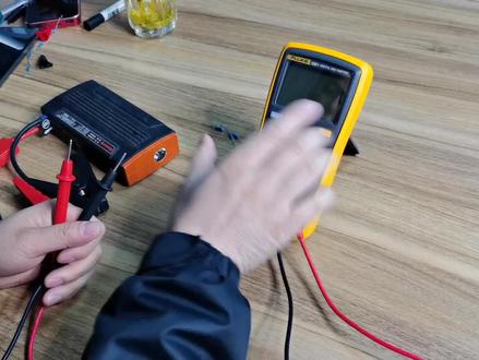 维修电路离不开万用表,但是万用表使用方法你们会了吗?喜欢的可以收藏一下#修理工