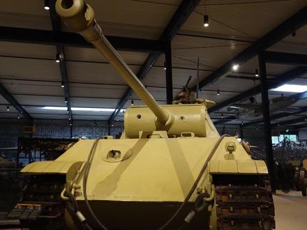 摸一摸豹式坦克,二战时期最强坦克之一