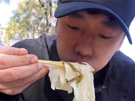 乌啦啦带火河南30年刀削面老店,老板承诺:绝不涨价#大象主播说