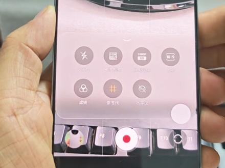 这么神奇吗?荣耀GT开启这个设置,相机更高清了……
#荣耀GT #荣耀MagicOS10 #手机 #数码科技 #手机