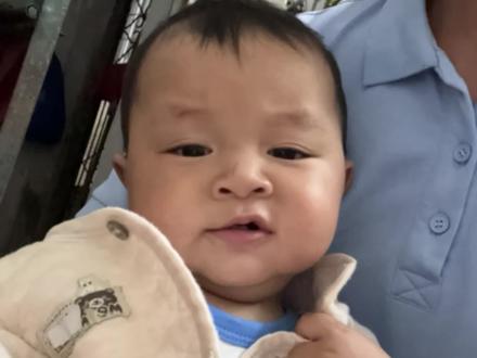 这两天下雨出租房湿度大墙上都发霉了#记录真实生活#出租房生活 #人类幼崽