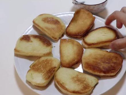 香煎馒头片,馒头还可以这样吃#在家做美食 #抖音美食创作人 #美食教程 #早餐