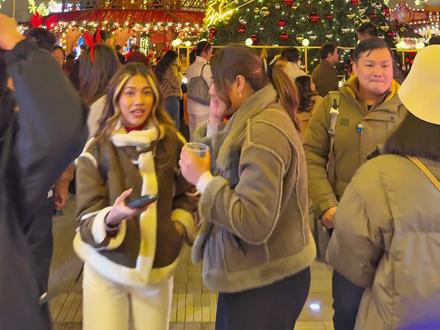 魔都圣诞怎么逛✨帮大家跑断腿整理了这条
**含金量10000%**的圣诞Citywalk路线,大家快逛起来呀~#vlog日常 #圣诞节 #上海拍照 #外滩 #上海旅行