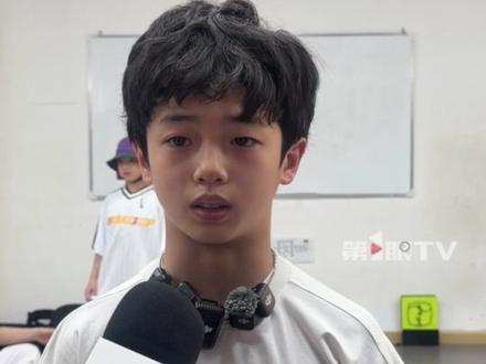 #重庆13岁少年获街舞世界冠军,载誉回渝。3月12日,李勇秋现场讲述在巴黎夺得JusteDebout2026世界街舞总冠军历程,开局不利,但凭借良好的心态成功逆转结局!李勇秋:我当时就想着放手一搏!想着为重庆出战,为国争光,为冠军去冲!#媒体精选计划