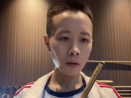 球杆建议还是选择老一点的,现在的球杆跟某米一样,核心不好好做,颜值这一块那是真没得说!
#台球杆法 #换铜箍#换皮头