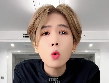 凌达乐呼吁粉丝理性消费❤️
#凌达乐 #鹿哈 @凌达乐 #网红凌达乐自曝月收入500万