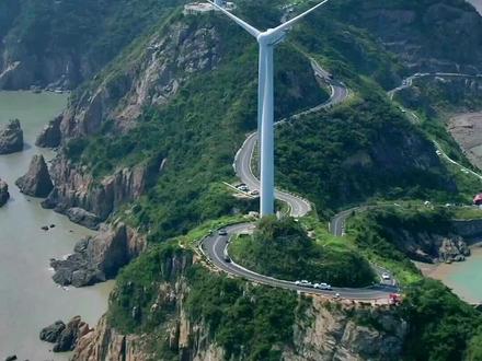这里是台州一号公路玉环牛头颈最美海岸线,这里有山有海有大风车,还可以露营看日出追日落,哈哈我来了,你们来了吗#台州旅游景点推荐 #台州游玩攻略 #周边游 #自驾游 #台州一号公路玉环段