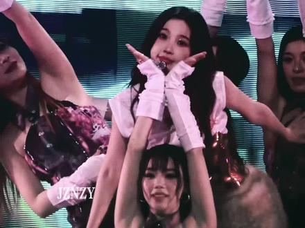 《我怎么这么好看》直接梦回青你
#2025虞书欣blossom生日音乐狂欢派对 #虞书欣姜暮 #虞书欣