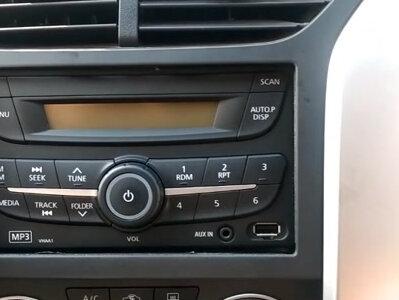 启辰D50/R50原车中控拆装方法,拆装其实很简单,有隐藏的螺丝,先把上盖两颗螺丝拿掉,然后敲掉上盖,会看到下方有一颗螺丝,点烟器正上方也有一颗隐藏螺丝#大屏导航 #导航维修 #汽车改装升级 #汽车音响改装