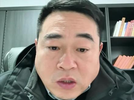 如何投诉借贷平台上门催收和爆通讯录的违规事件?12378银保监会微信公众号小程序搜索金融消费者保护服务平台,把相关证据提交,即可受理。