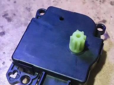 维修福特翼搏空调风向不可调节,正向不出风#抖音记录修理工的日常 #专业的事交给专业的人来做更靠谱 #现场实拍