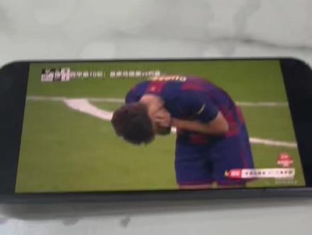 #荣耀magic8
用了3天出现死机