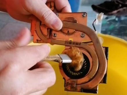 联想ThinkPad T61 笔记本拆机视频教程,水洗散热器。电脑拆机,一定要把电源卸掉,#笔记本维修