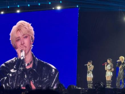 刘宇和PIXXIE 女团一起唱很火的泰语小甜歌!!! #刘宇 #刘宇曼谷演唱会 #pixxie