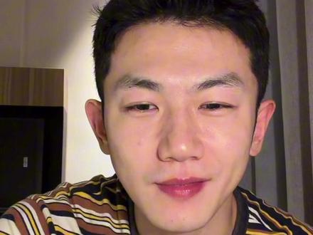 你都明白么? 看完之后,你们都清楚了么?爱播现在到底是怎么个情况呢~好无力的小男孩即视感 #深夜自我反省 #戴蒙 @戴蒙