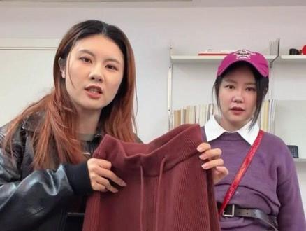 豆包你是想让我俩过年回家把脸丢光吗?#豆包教穿搭 #搞笑 #万万没想到的结局 #过年穿什么 #ai