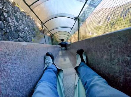 上山三小时,下山八分钟, 坐块布上面,超级滑滑梯。#滑道