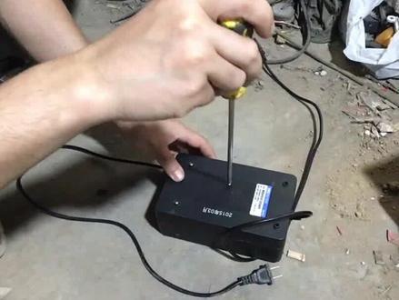 电动车充电器风扇坏了不转圈,噪音太大怎么办?#电动车维修 #电动车充电器维修大全 #电动车充电器维修