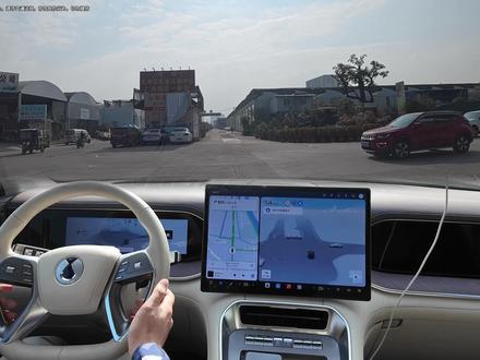 天神之眼5.0抢先试 轮到比亚迪遥遥领先了? 比亚迪发布天神之眼辅助驾驶系统5.0版本,该版本搭载最新的大模型,在全闭环端到端的基础上,新增强化学习能力,打造行业领先的辅助驾驶体验。 #比亚迪#比亚迪天神之眼越用越好开#腾势N9#天神之眼 #辅助驾驶