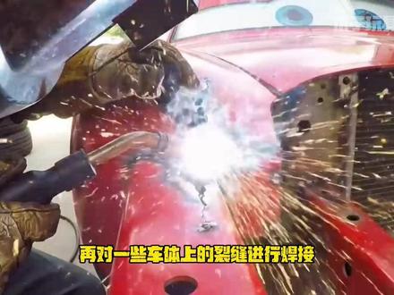 潜水时发现一辆沉水麦昆#闪电麦昆 #闪电麦昆回来了 #修车 #AI动画 #厉害了我的车🔥🔥🔥