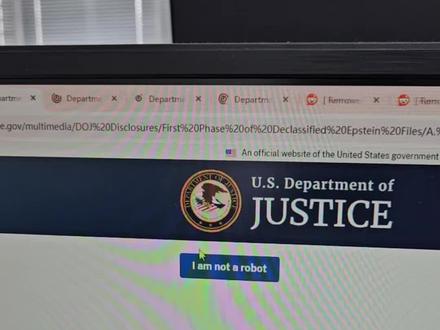 彻底不演!大量爱泼斯坦文件已经无法在司法部网站找到!#萝莉岛 #爱泼斯坦案 #美国 #牢A #斩杀线