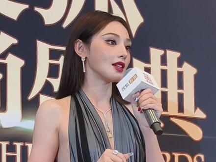 彭小苒回应35岁年龄焦虑,完全酷姐回答!!#搜狐时尚盛典 #彭小苒