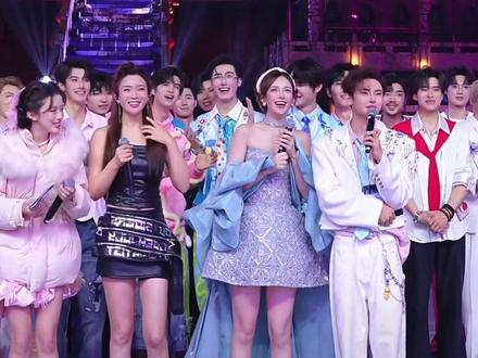 龙浩天🐲直播间红豆演唱🎶不想说再见👋见证了瑶瑶和龙浩天的爱情💓故事太感动了🥹🤩🥰👍👏❤️💗#演出现场拍摄 #舞台记录 #现场版live回忆 #现场演出的瞬间定格 #音乐现场