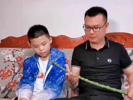 “一问三不知”中的三不知指的是…#正确的引导孩子陪伴孩子 #亲子互动 #这爷俩